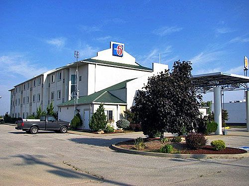 Hotel 6-dale, In 2*