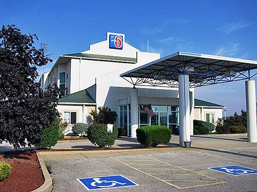 Hotel 6-dale, In
